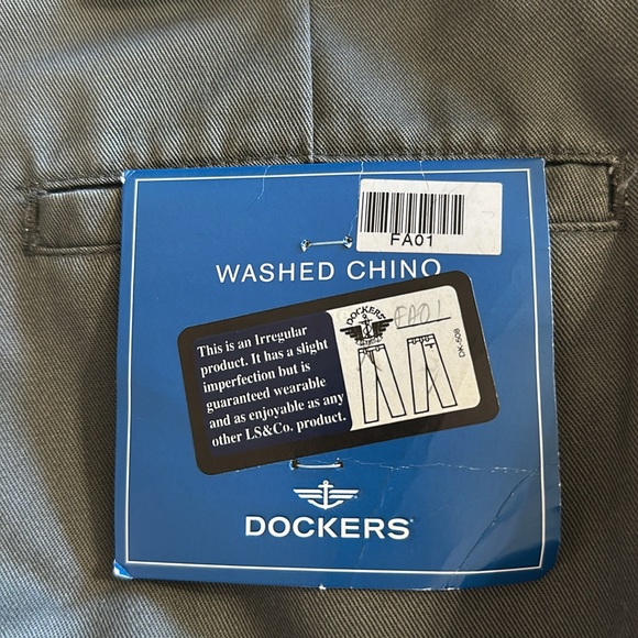Dockers Relaxed Fit Pleated Chinos (Irregular) 36 x 29 dress pants - Picture 7 of 8